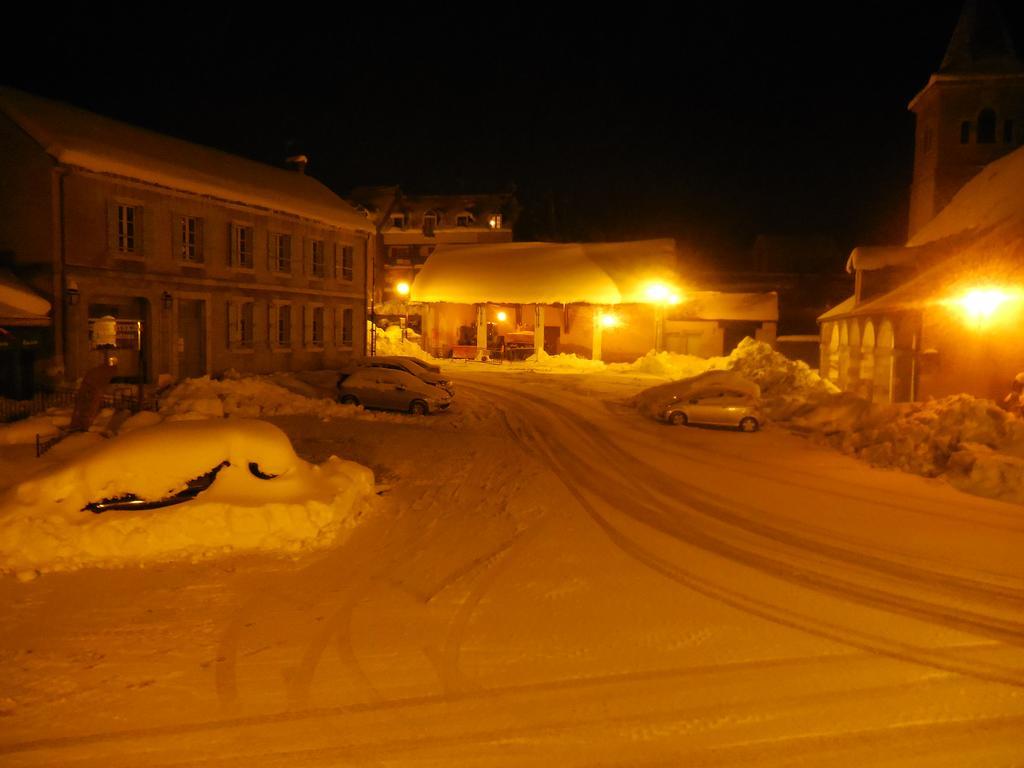 Hotel Les Deux Cols Sainte Marie de Campan Bagian luar foto