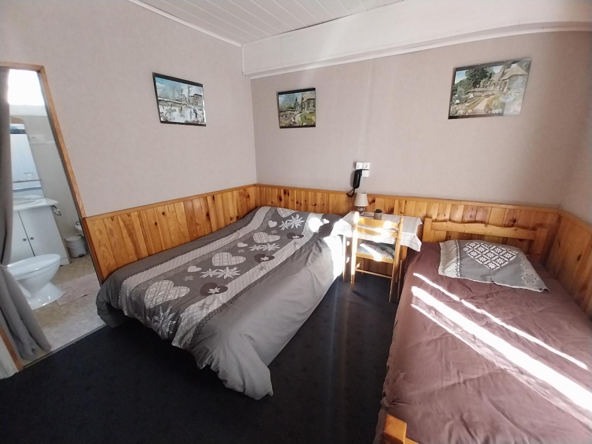 Hotel Les Deux Cols Sainte Marie de Campan Bagian luar foto