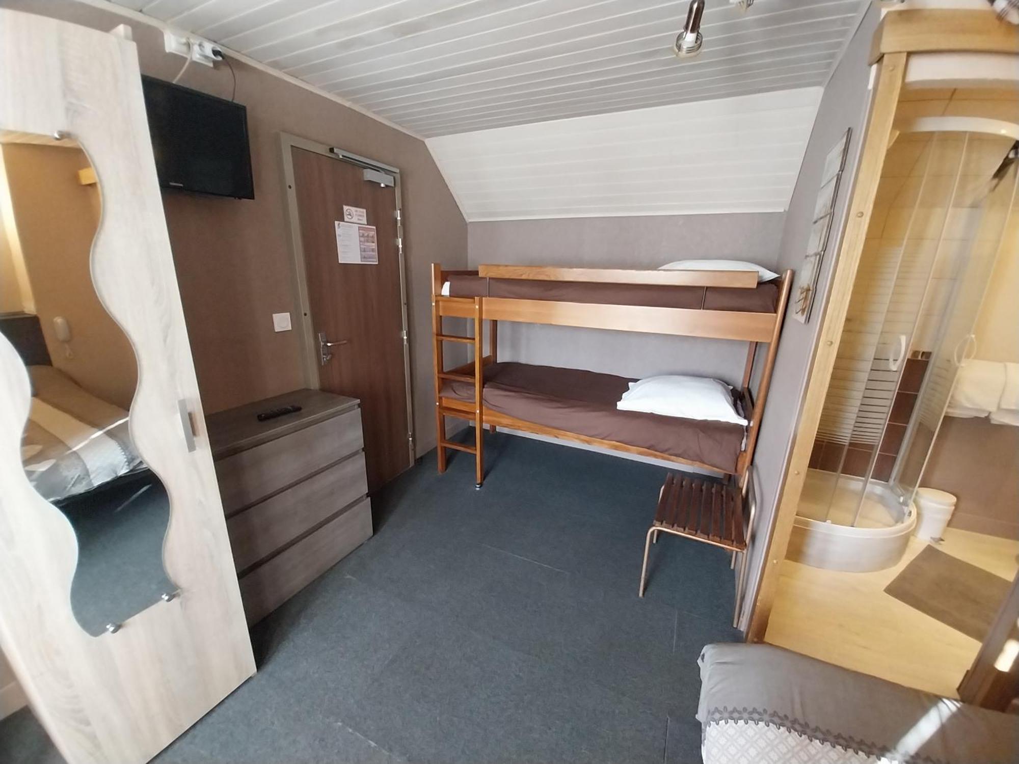 Hotel Les Deux Cols Sainte Marie de Campan Bagian luar foto