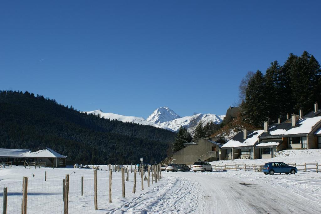 Hotel Les Deux Cols Sainte Marie de Campan Bagian luar foto